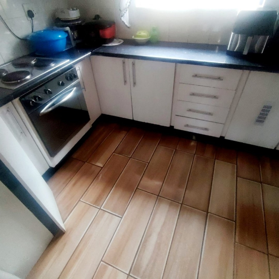 6 Bedroom Property for Sale in Mdantsane Nu 17 Eastern Cape